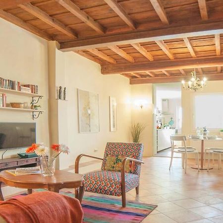 Апартаменты Cozy Macci Flat 4 People Near Santa Croce Square Флоренция Экстерьер фото