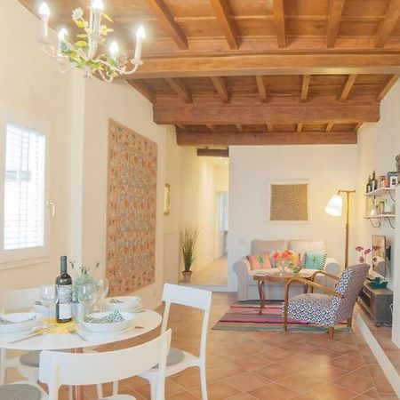 Апартаменты Cozy Macci Flat 4 People Near Santa Croce Square Флоренция Экстерьер фото