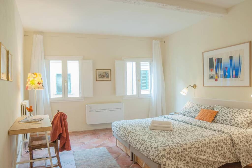 Апартаменты Cozy Macci Flat 4 People Near Santa Croce Square Флоренция Экстерьер фото