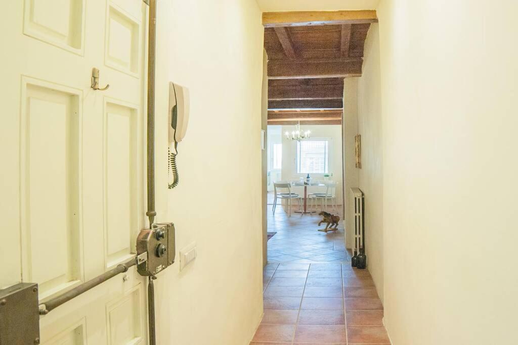 Апартаменты Cozy Macci Flat 4 People Near Santa Croce Square Флоренция Экстерьер фото